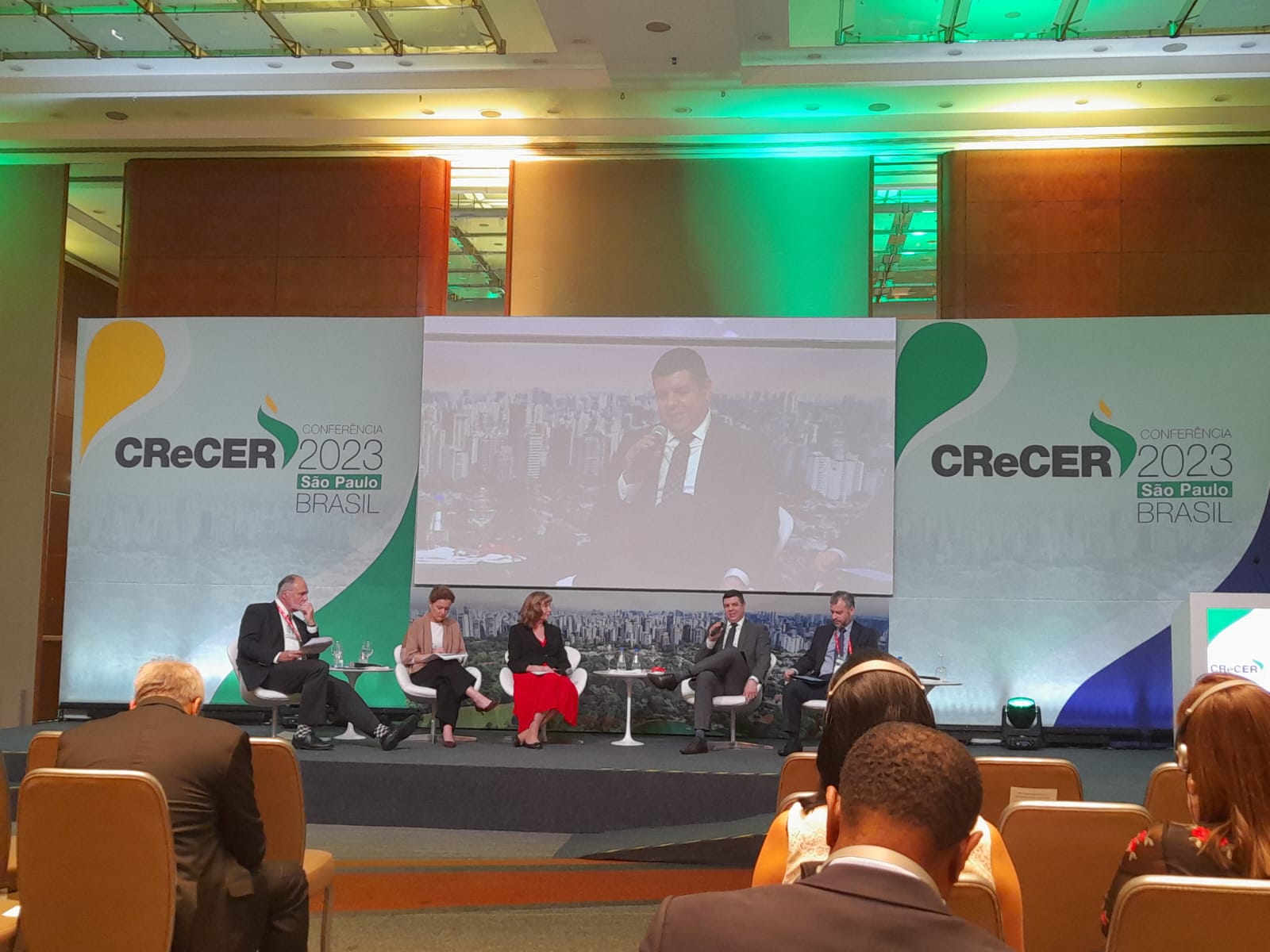 Foto durante una de las exposiciones de la conferencia