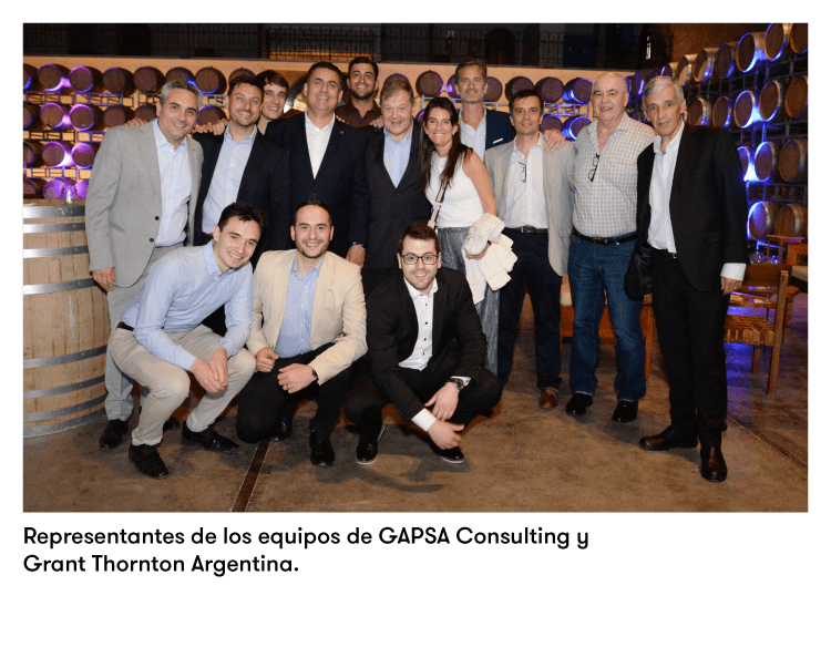 Foto de los equipos de Grant Thornton y GAPSA Consulting en el evento